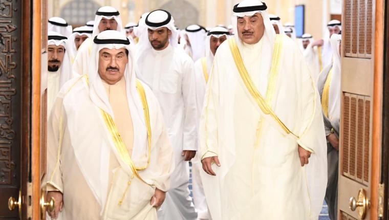 سمو ولي العهد يؤدي صلاة العيد في مسجد الدولة الكبير