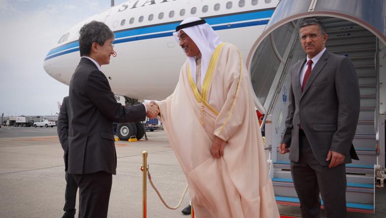 سمو ولي العهد يصل إلى مطار كانساي الدولي بمدينة أوساكا اليابانية