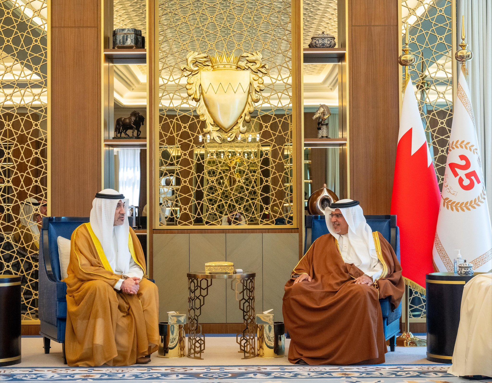 ولي العهد البحريني يعرب عن تقديره البالغ للقيادة الكويتية ودورها البارز في توثيق التعاون المشترك