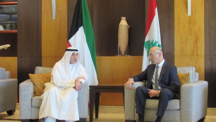 النائب الأول لرئيس مجلس الوزراء ووزير الداخلية يصل إلى لبنان