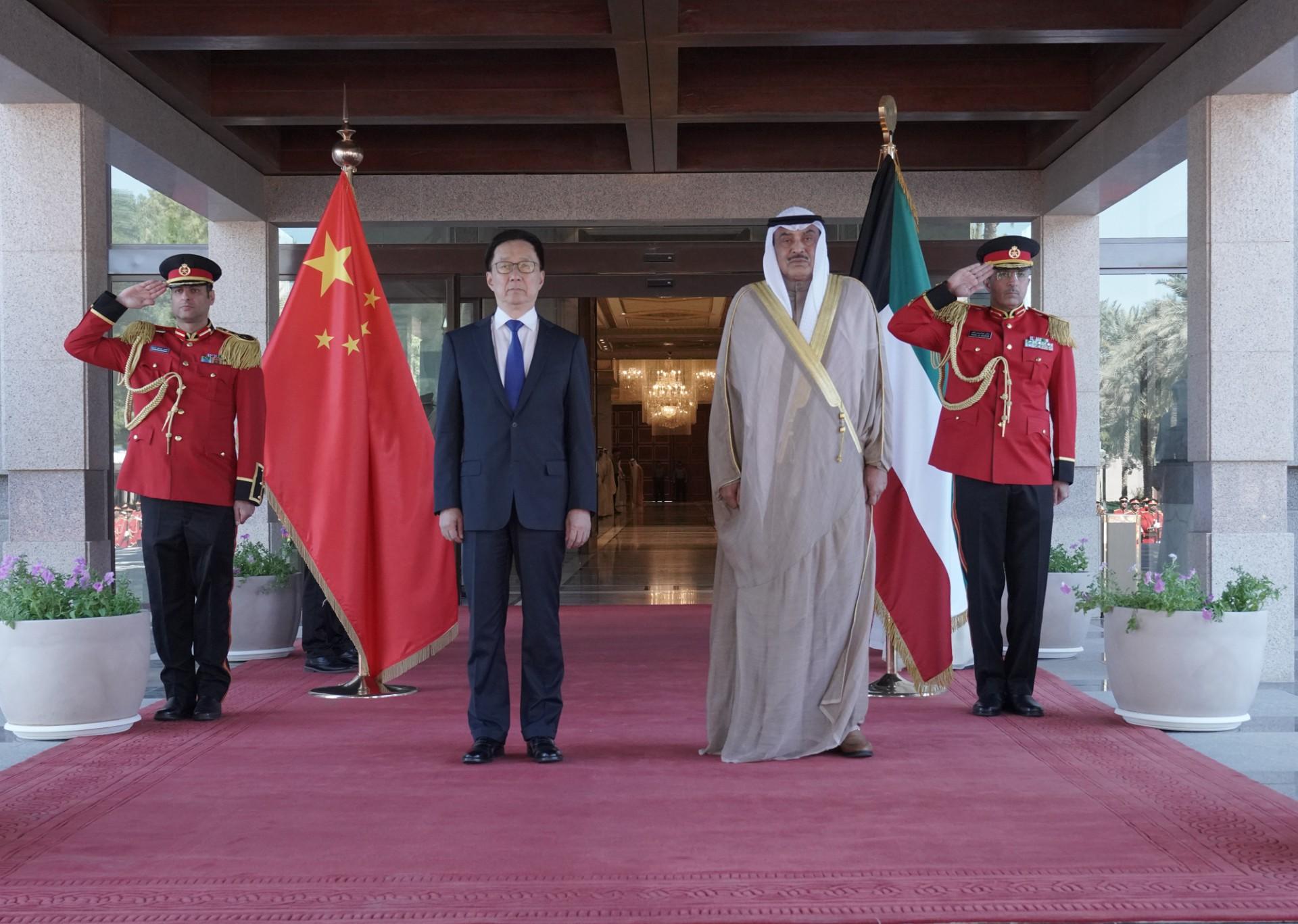 سمو ولي العهد يستقبل نائب الرئيس الصيني بمناسبة زيارته الرسمية للبلاد