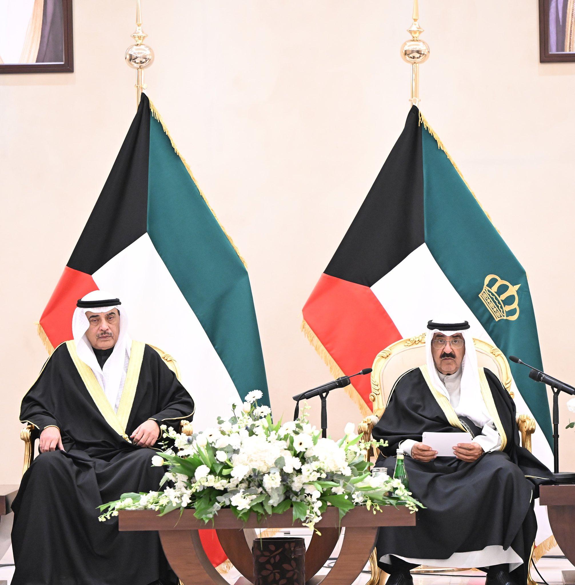 سمو أمير البلاد القائد الأعلى للقوات المسلحة يقوم بزيارة إلى وزارة الدفاع