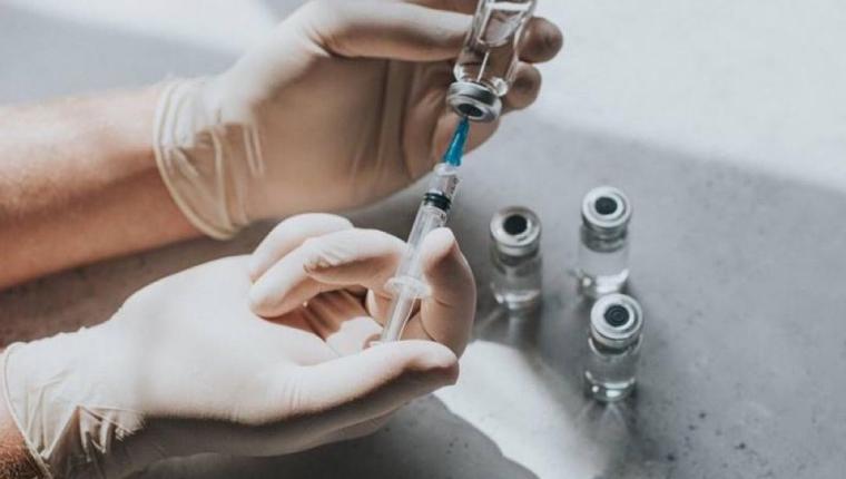 المملكة المتحدة.. حقن أول مريض بالسرطان بتطعيم يحفز الجسم على محاربة المرض