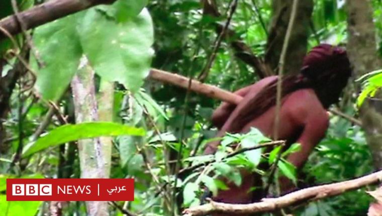 قصة “رجل الحفرة” الذي عاش في عزلة 26 عاما ومات تحت ريش الببغاء