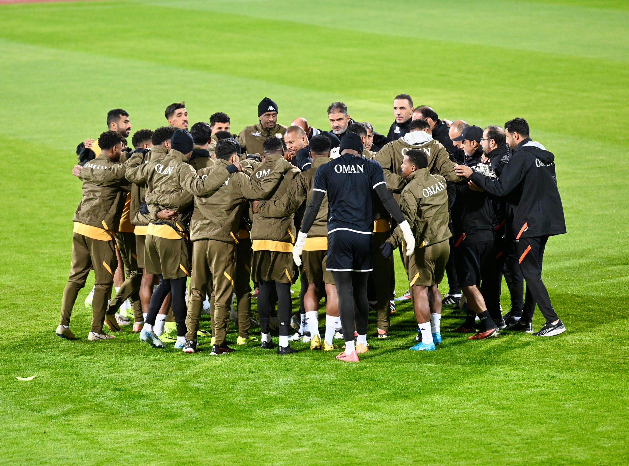 منتخب الكويت يلاقي شقيقه العماني في المباراة الافتتاحية لبطولة (خليجي زين 26)