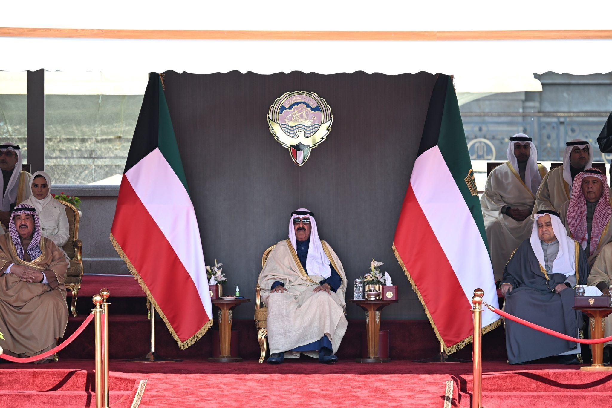 سمو أمير البلاد يشمل برعايته وحضوره مراسم رفع العلم
