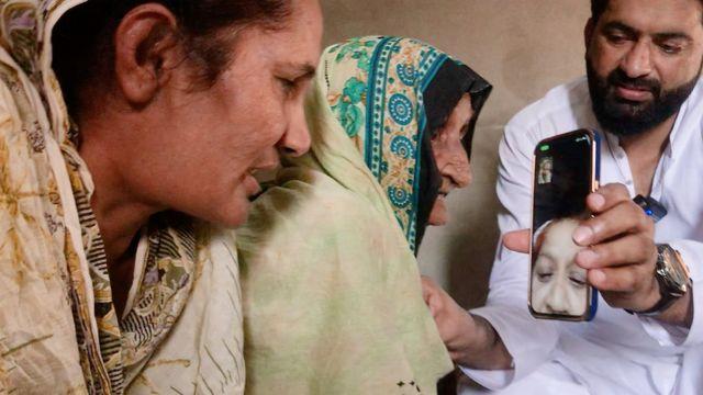 ينشر ديلون مقاطع فيديو عن لم الشمل على قناته