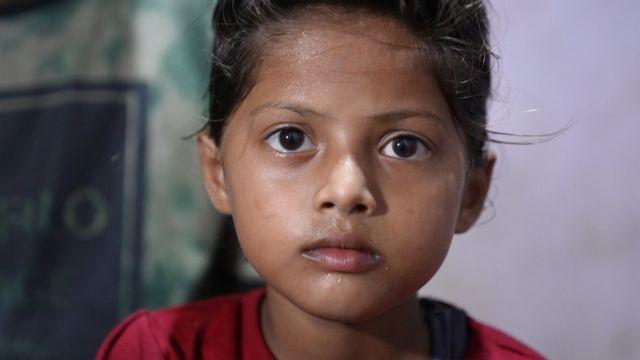 ياسمين. طفلة من الروهينجا