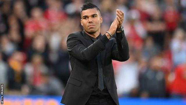 اللاعب البرازيلي كاسيميرو خلال تقديمه في أولد ترافورد