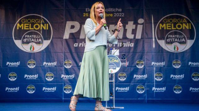 استخدم رمز شعلة الحزب من قبل الحركة الاجتماعية الإيطالية الفاشية الجديدة التي ظهرت بعد الحرب