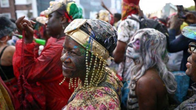 مشاركون في كرنفال نوتنغ هيل