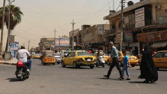 عادت الحياة إلى طبيعتها في العراق بعد مواجهات مسلحة دامية في المنطقة الخضراء في وسط بغداد