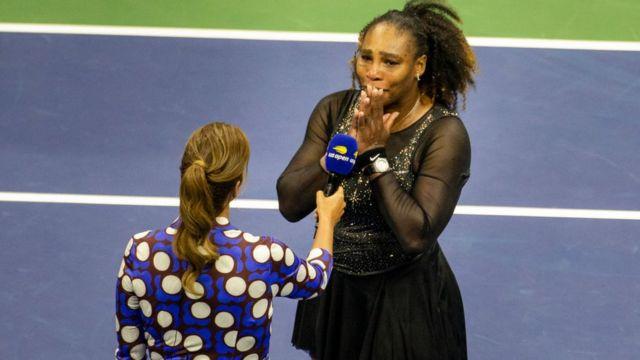 سيرينا ويليامز (يمين)