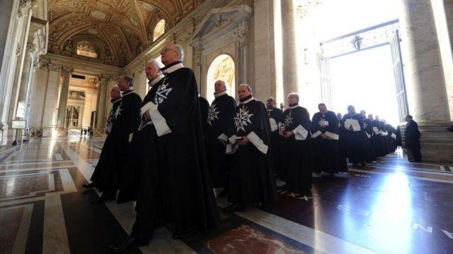 خلال الاحتفال بالذكرى 900 لتأسيس الجماعة عام 2013