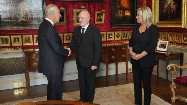 الملك تشارلز أثناء زيارته لبرلمان أيرلندا الشمالية